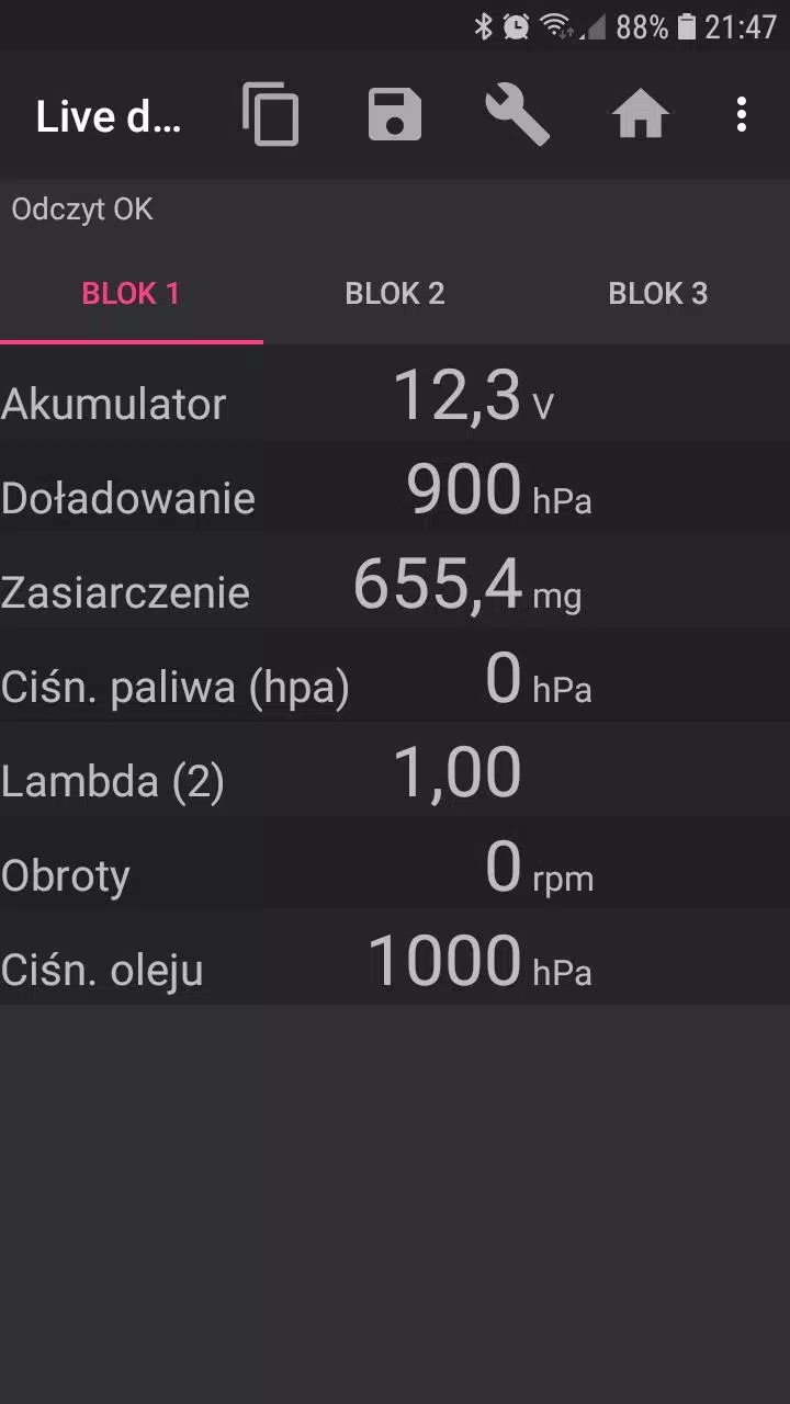 Bimmer-Tool Expert live data dashboard — battery voltage, boost pressure, lambda, fuel and oil pressure readings on BMW.